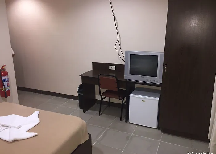 Отель Cleverlearn Residences Мактан
